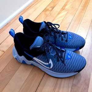 Nike Giannis Basketball Shoes M 10.5/ W 12